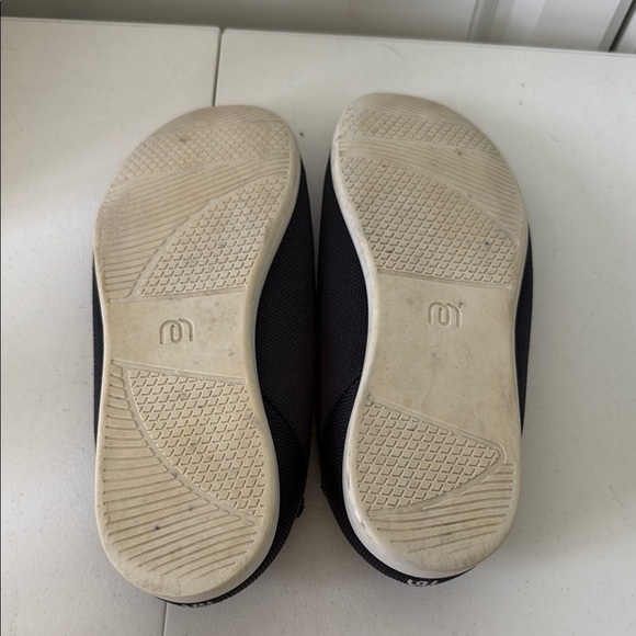 *WOMEN’S MAHABIS OUTDOOR DARK GRAY SLIPPERS (sz EU 39 or US 8) - Picture 5 of 5